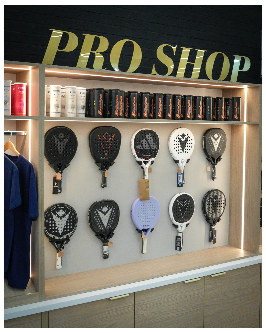 The racket wall in the Padel Power pro shop